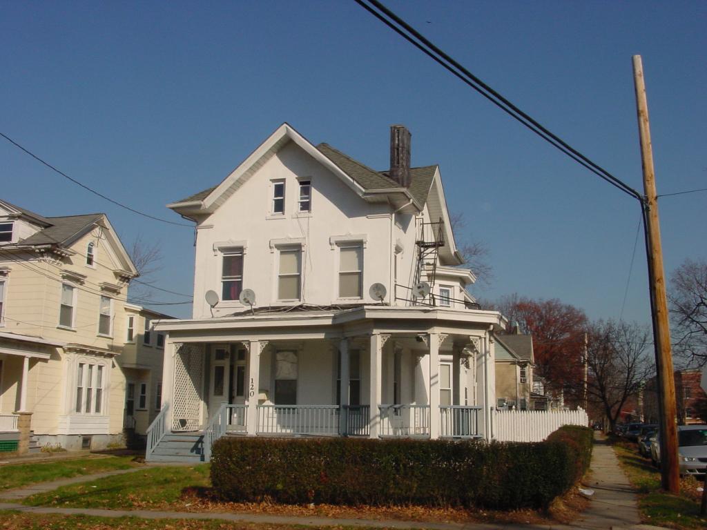 120 GROVE ST