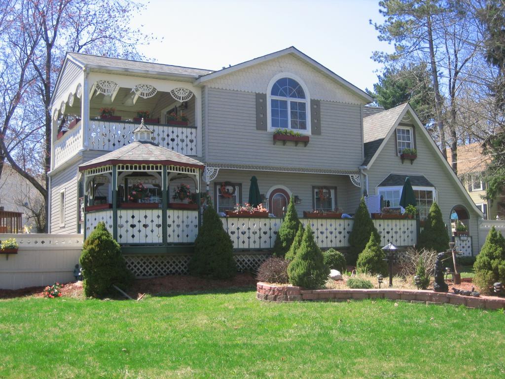 387 W SHORE TRL