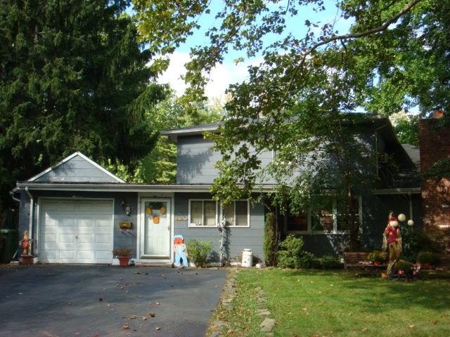 Single Family Home for Sale, ListingId:14292104, location: 173 THOMAS DRIVE Paramus 07652
