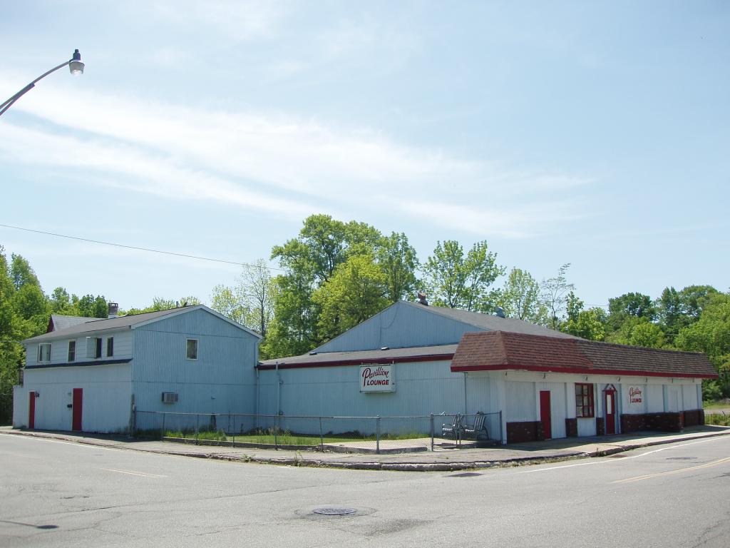 40-44 SAND SHORE RD