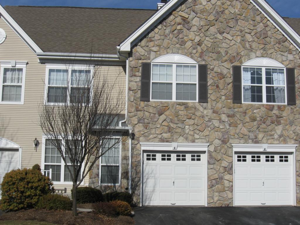 MLS #/Web ID: 2689338