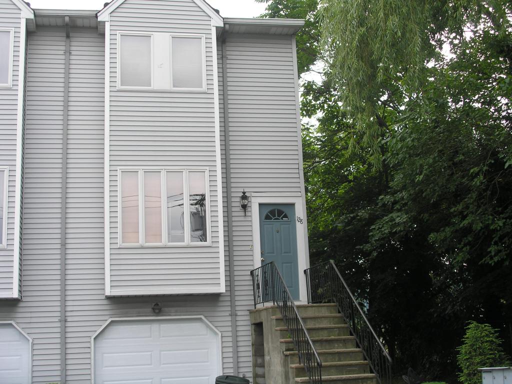 128 Oak Street