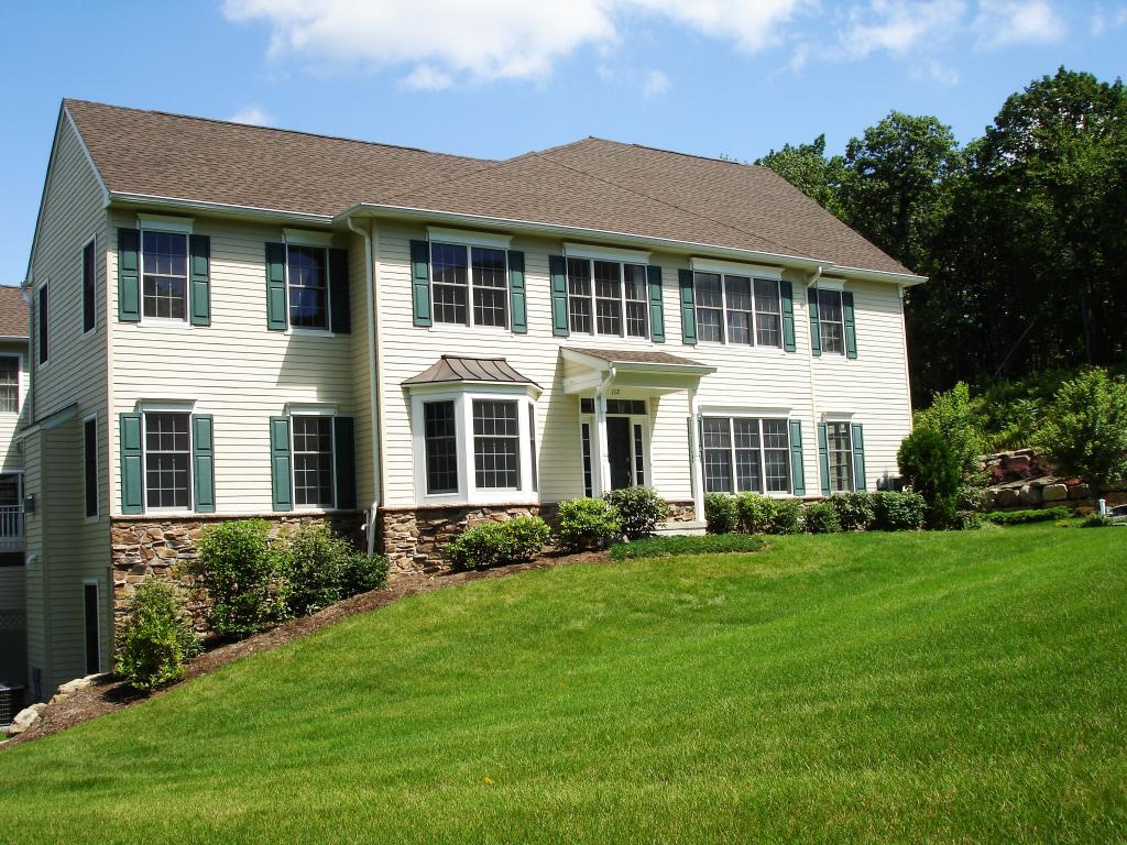 112 MACKENZIE LANE SOUTH