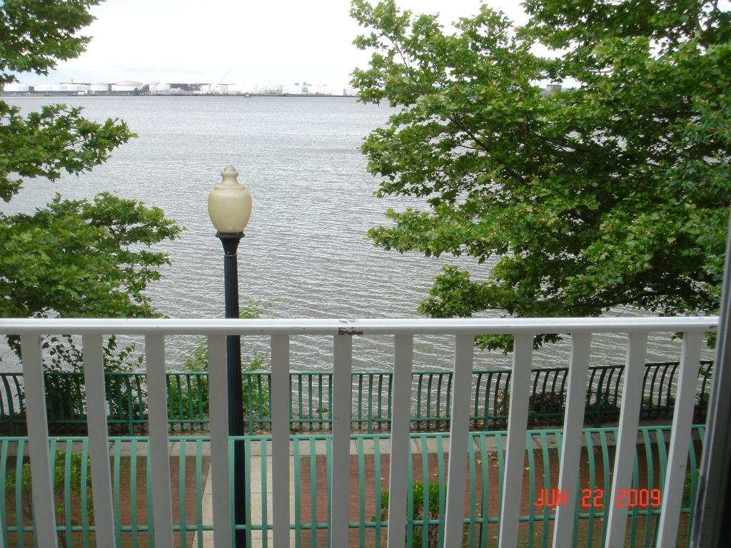 42 WILLOW ST