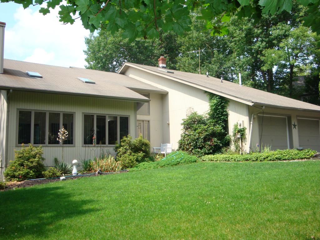 101 LYNN DR