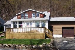 123 LACKAWANNA DR