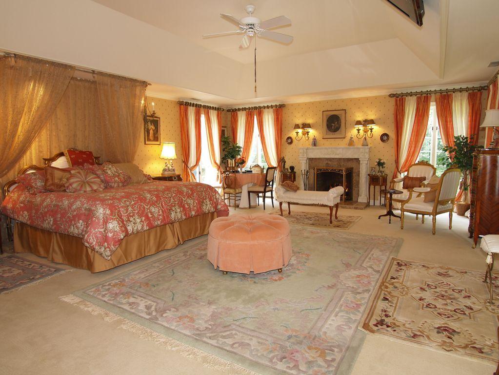 2 OAK LN