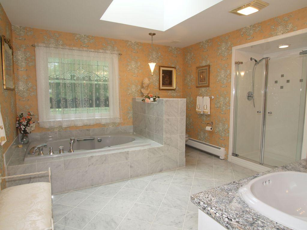 2 OAK LN