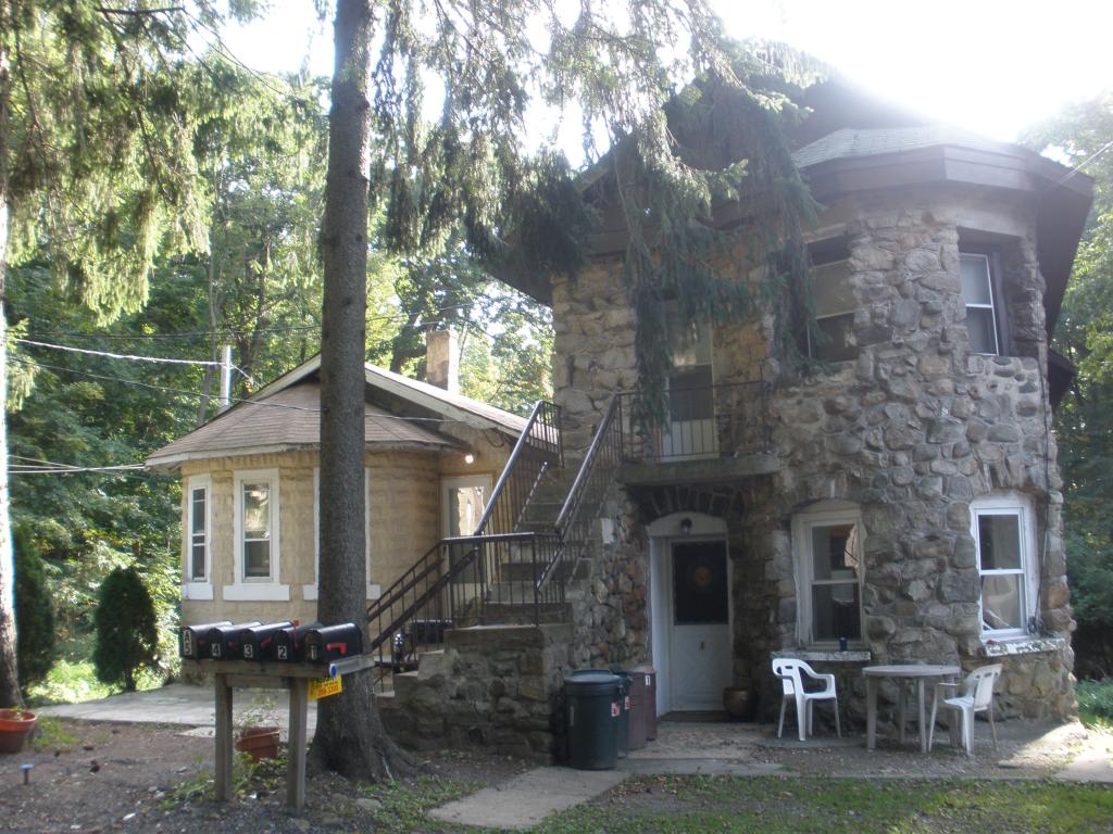 6 SOUTHARD RD