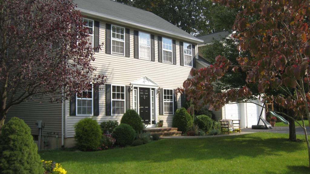 18 MANNING CT