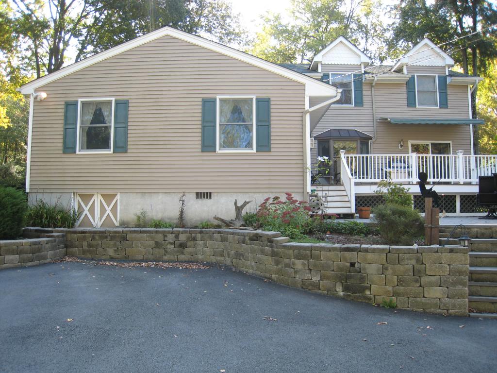 51 RIDGEWAY AVE
