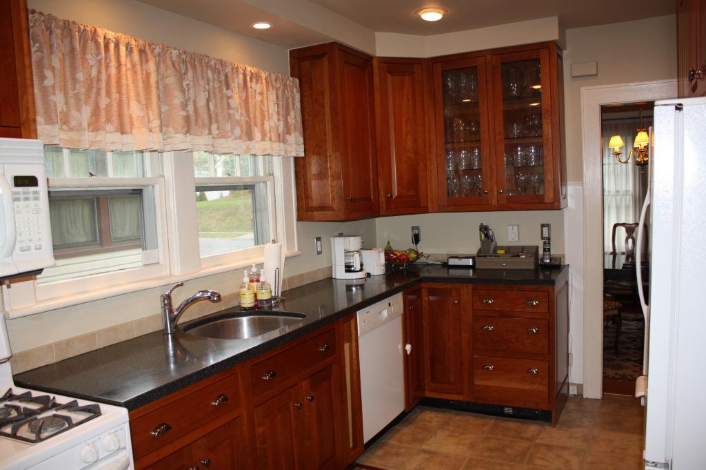 139 SANDFORD AVE