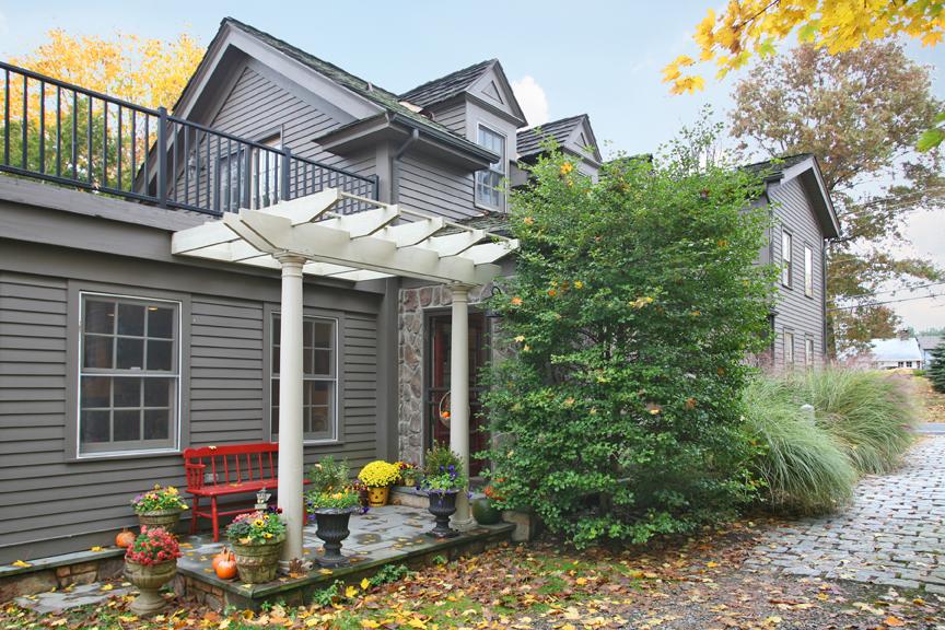 MLS #/Web ID: 2723638