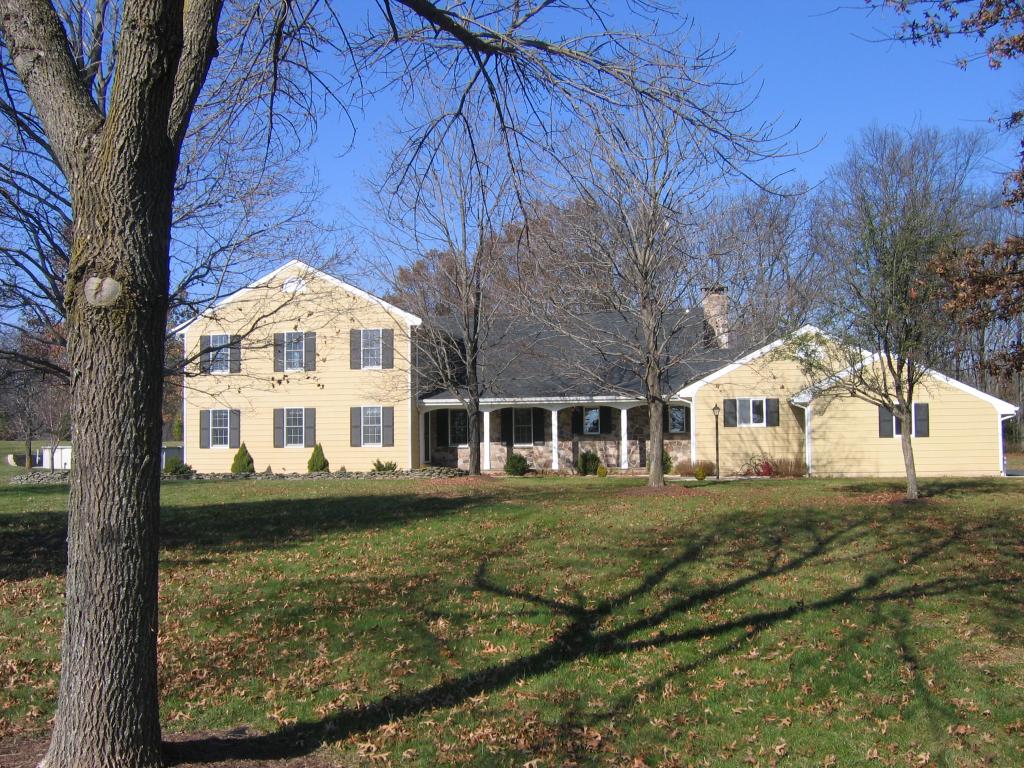 2 CASTLETON LN