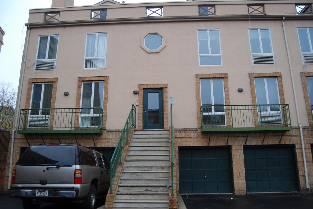 MLS #/Web ID: 2727338