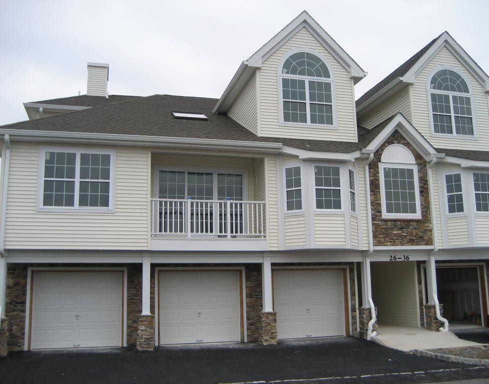 34 PONDSIDE DRIVE