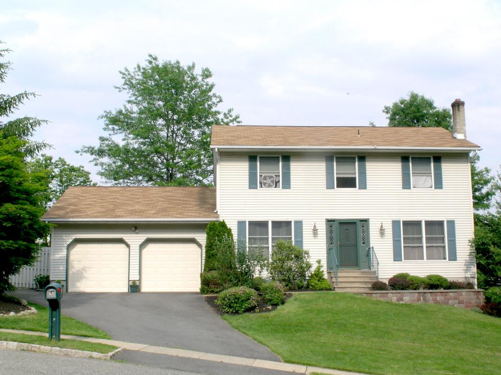 MLS #/Web ID: 2690039
