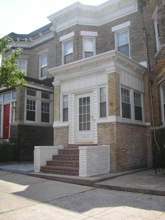 Single Family Home for Sale, ListingId:14251712, location: 1803 PALISADE AVE Union City 07087