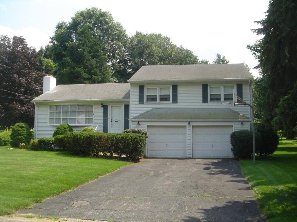 MLS #/Web ID: 2702439