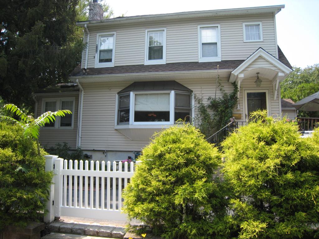 98 E BRADFORD AVE