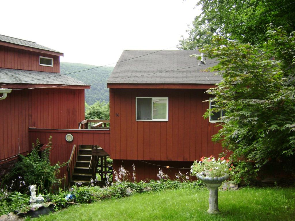 88 N Deer Trail