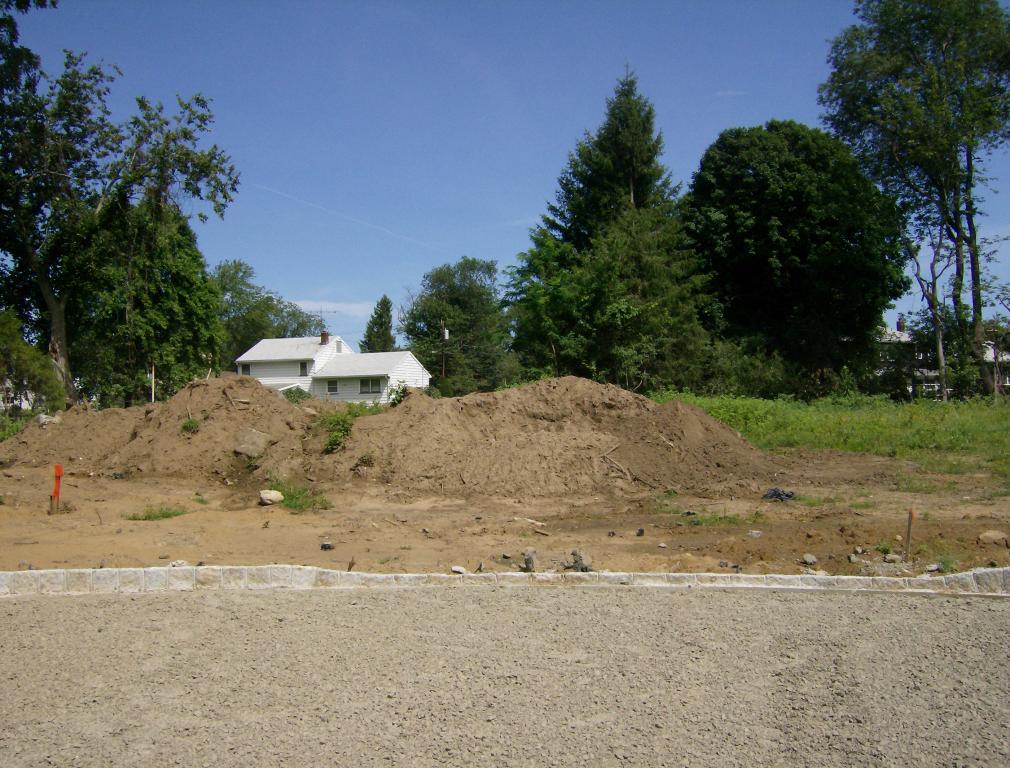 MLS #/Web ID: 2712539
