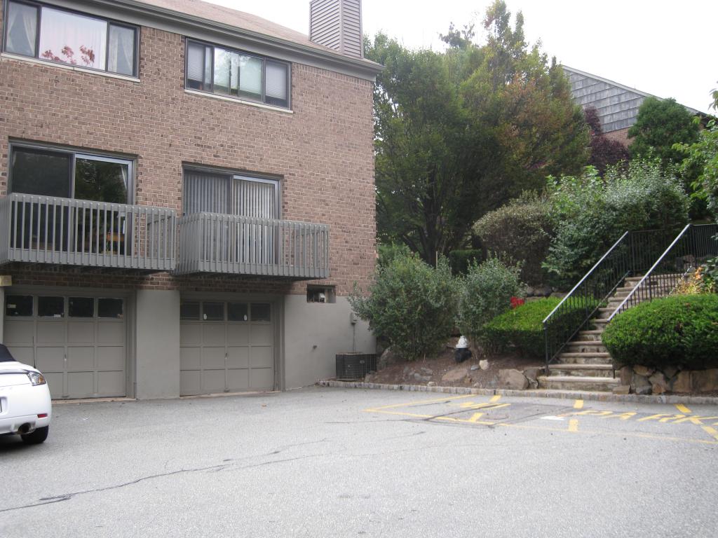 181 Long Hill Rd, Unit M-1