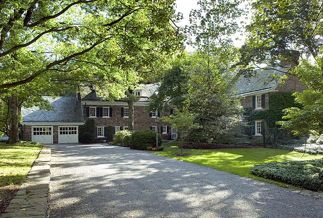 74 BARRY RD