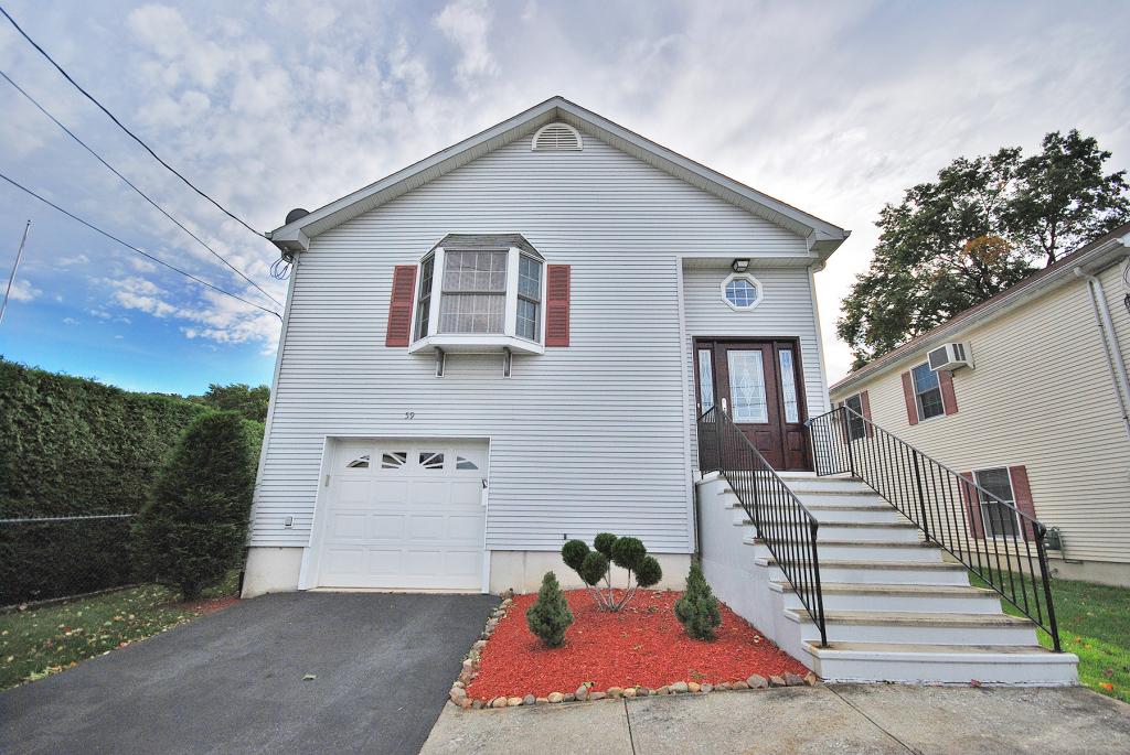 MLS #/Web ID: 2719939