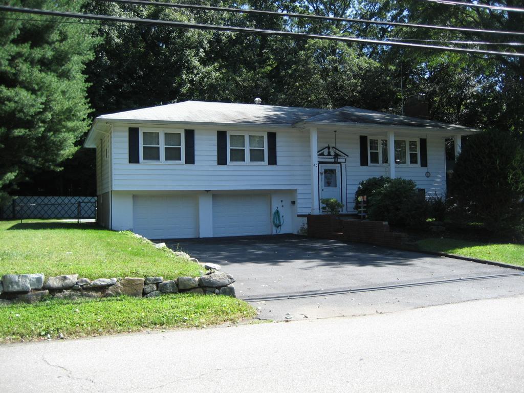 32 CANTERBURY RD