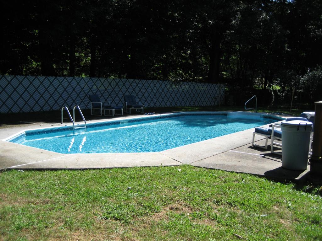 32 CANTERBURY RD