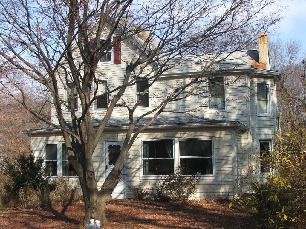 25 SALMON LN