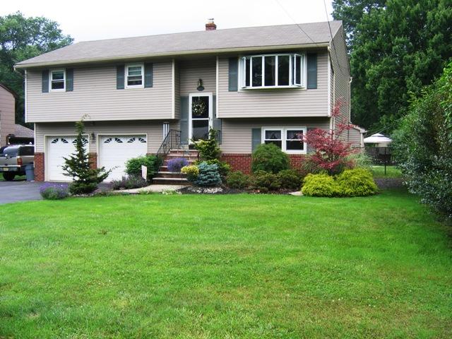 MLS #/Web ID: 2690640