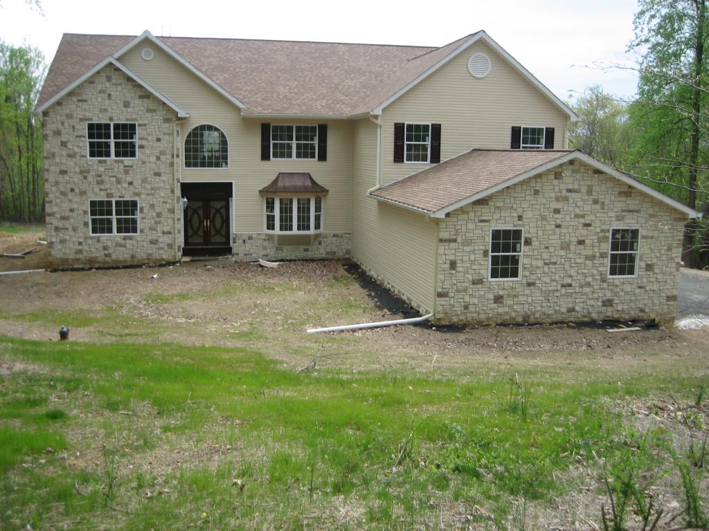MLS #/Web ID: 2691740