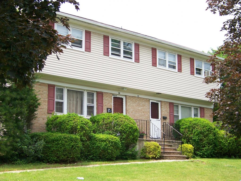 55 LINCOLN CIRCLE