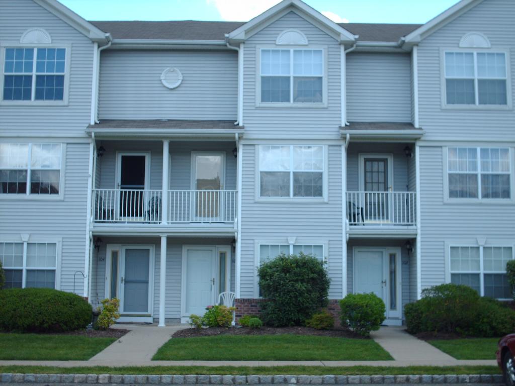103 Hudson Ct