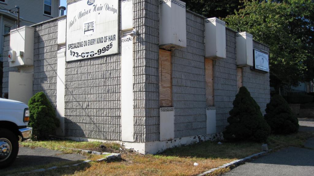 MLS #/Web ID: 2703940