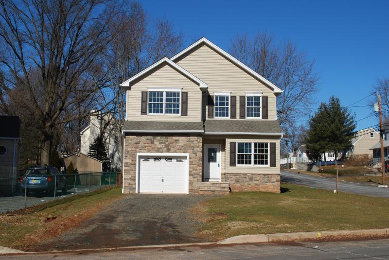 10 ARDMAER DR