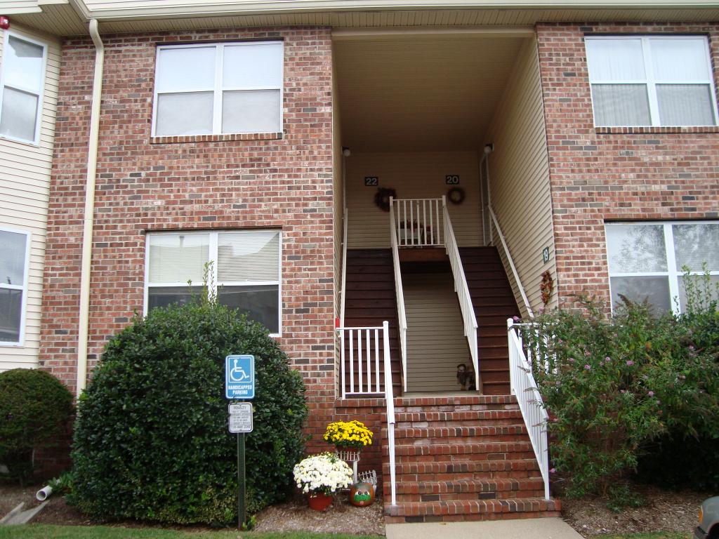 22 FRANKIE LN