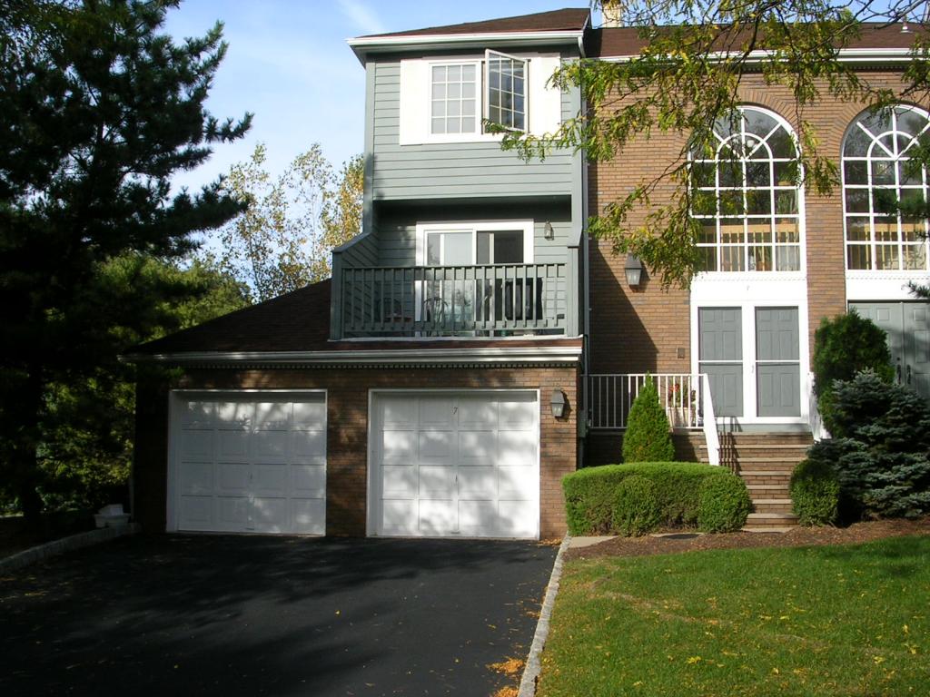 MLS #/Web ID: 2719040