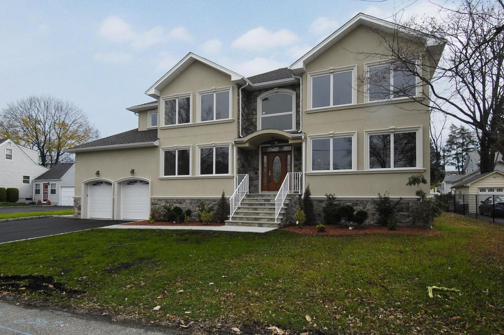 MLS #/Web ID: 2719340
