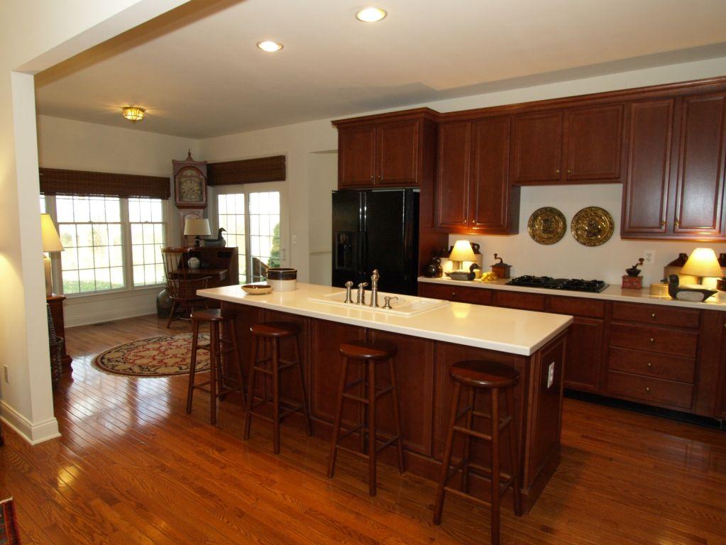 302 FARLEY RD