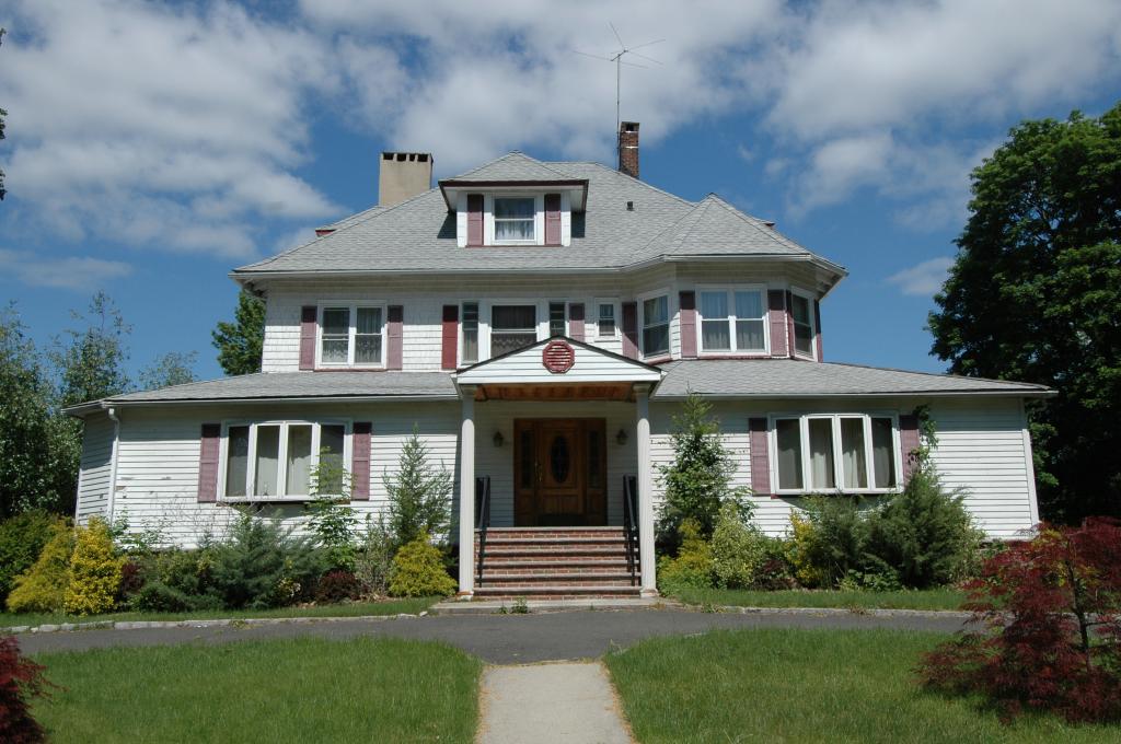 MLS #/Web ID: 2669941