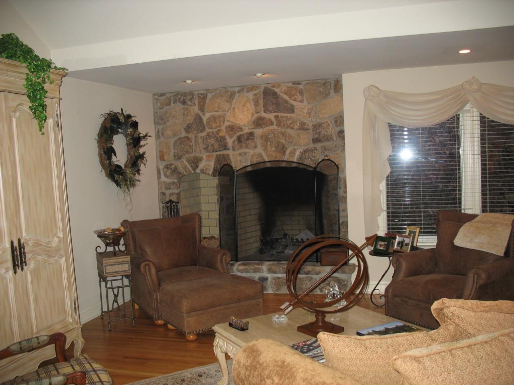 MLS #/Web ID: 2697641