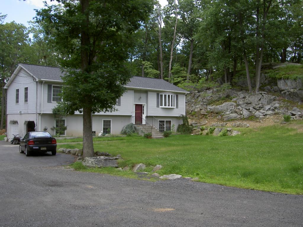 MLS #/Web ID: 2698841