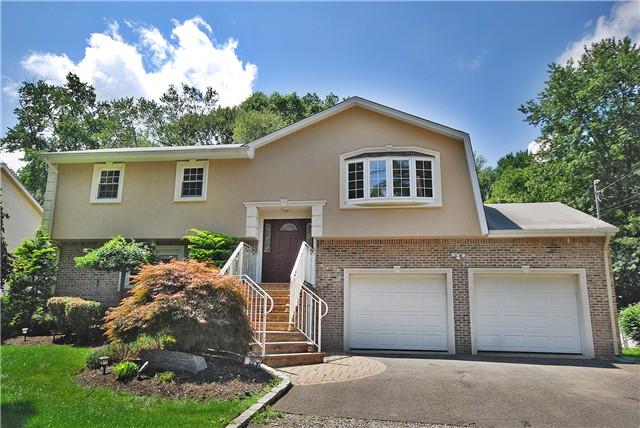MLS #/Web ID: 2701641