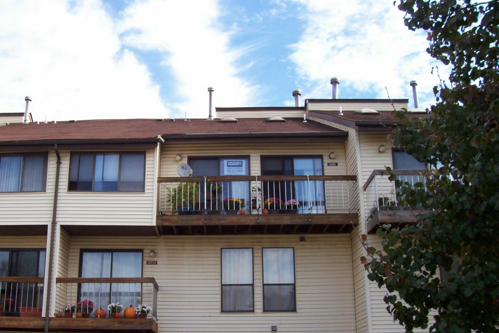 3006 REVERE CT