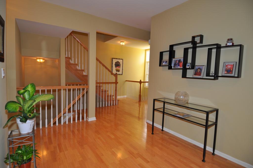 115 CROWN CT