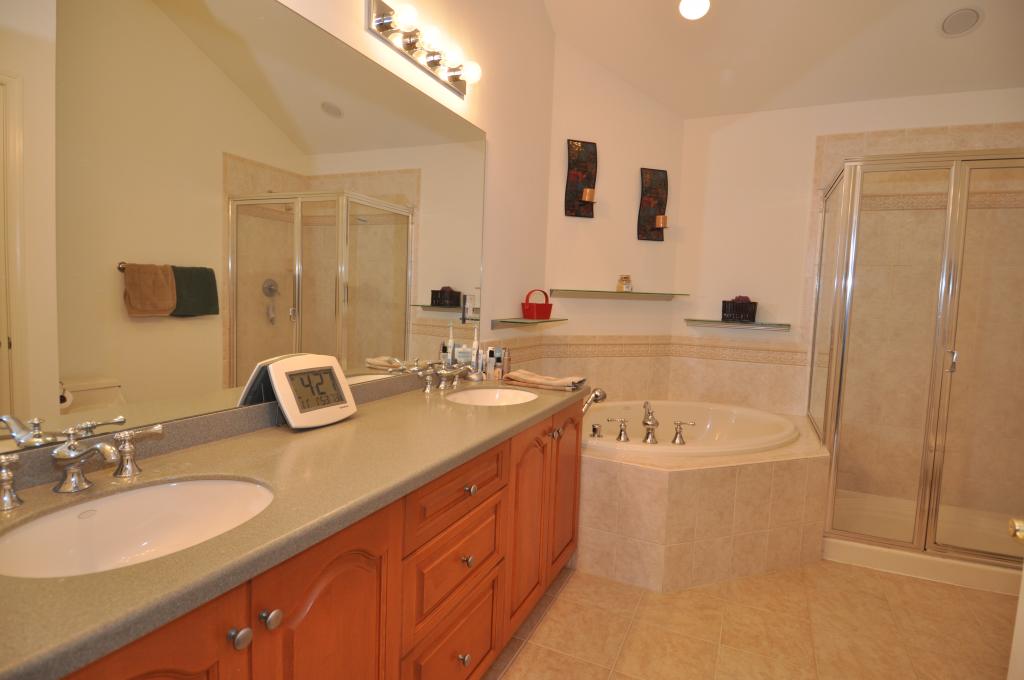 115 CROWN CT