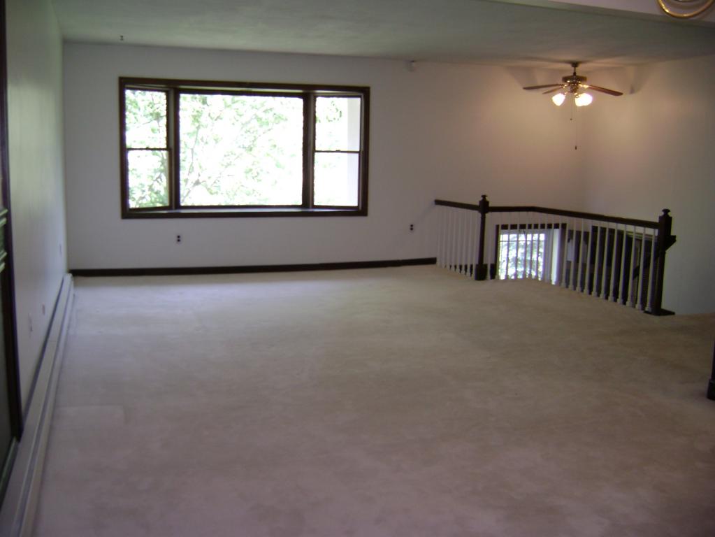235 LACKAWANNA DR